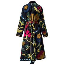 Load image into Gallery viewer, Anvi velvet coat