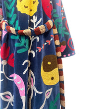 Load image into Gallery viewer, Anvi velvet coat