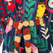 Load image into Gallery viewer, Anvi velvet coat