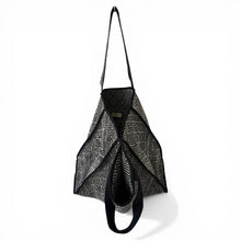 Load image into Gallery viewer, Kiva kantha bag 01