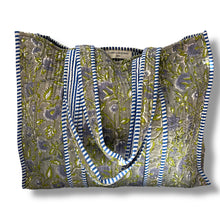Load image into Gallery viewer, Adeline wood block print bag

