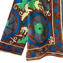 Load image into Gallery viewer, Deepali jacket Suzani 54
