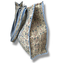 Load image into Gallery viewer, Adeline wood block print bag
