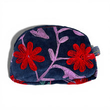 Load image into Gallery viewer, Louella travel bag
