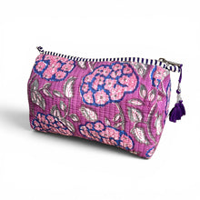 Load image into Gallery viewer, Woodblock print wash bag 09
