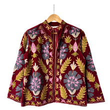 Load image into Gallery viewer, Velvet embroidered floral jacket
