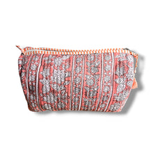Load image into Gallery viewer, Wood block print wash bag 03
