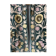 Load image into Gallery viewer, Velvet embroidered flora jacket
