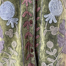 Load image into Gallery viewer, Ravi velvet shirt jacket
