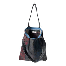 Load image into Gallery viewer, Kiki kantha tote 18
