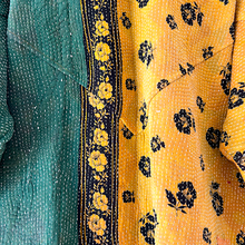 Load image into Gallery viewer, Priya Kantha jacket 29
