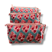 Load image into Gallery viewer, Woodblock print wash bag 01

