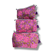 Load image into Gallery viewer, Woodblock print wash bag 04
