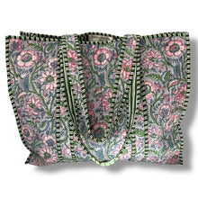 Load image into Gallery viewer, Adeline wood block print bag
