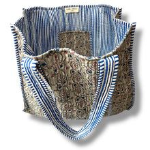 Load image into Gallery viewer, Adeline wood block print bag
