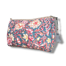 Load image into Gallery viewer, Wood block print wash bag 02
