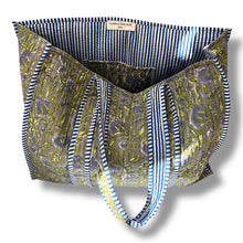 Load image into Gallery viewer, Adeline wood block print bag
