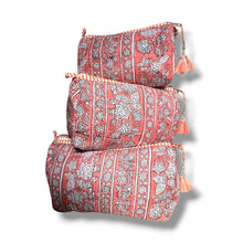 Load image into Gallery viewer, Wood block print wash bag 03
