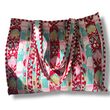 Load image into Gallery viewer, Adeline wood block print bag
