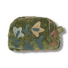 Load image into Gallery viewer, Louella travel bag
