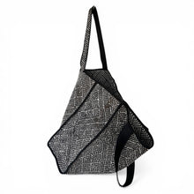 Load image into Gallery viewer, Kiva kantha bag 01
