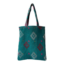 Load image into Gallery viewer, Kiki kantha tote 21
