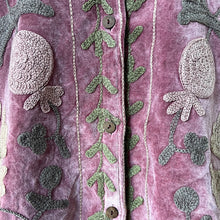 Load image into Gallery viewer, Ravi velvet shirt jacket
