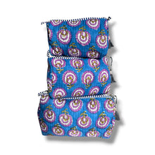Load image into Gallery viewer, Woodblock print wash bag 05
