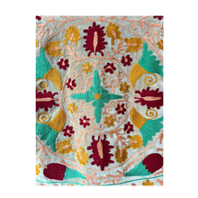 Load image into Gallery viewer, Velvet embroidered Suzani jacket
