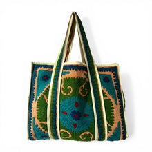 Load image into Gallery viewer, Anoushka bag 05
