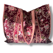 Load image into Gallery viewer, Adeline wood block print bag
