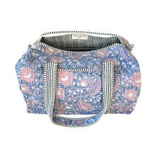 Load image into Gallery viewer, Delphina duffle bag
