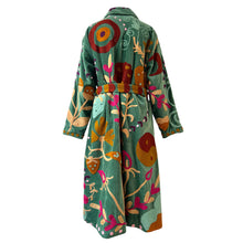 Load image into Gallery viewer, Anvi velvet coat
