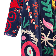 Load image into Gallery viewer, Anvi velvet coat
