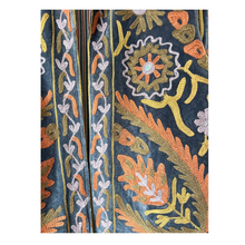 Load image into Gallery viewer, Velvet embroidered Suzani jacket
