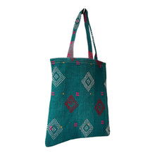 Load image into Gallery viewer, Kiki kantha tote 21
