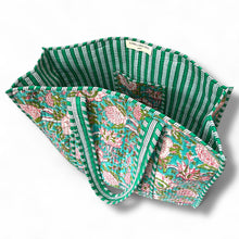 Load image into Gallery viewer, Adeline wood block print bag

