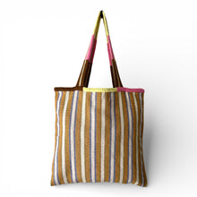 Load image into Gallery viewer, Priya tote 04
